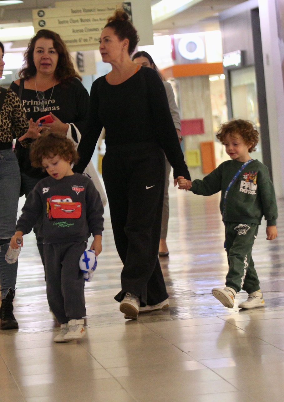 Fabiula Nascimento curte passeio com os filhos - Foto: Thiago Martins / AgNews