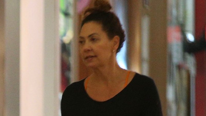 Filhos gêmeos de Fabiula Nascimento roubam a cena em passeio no shopping