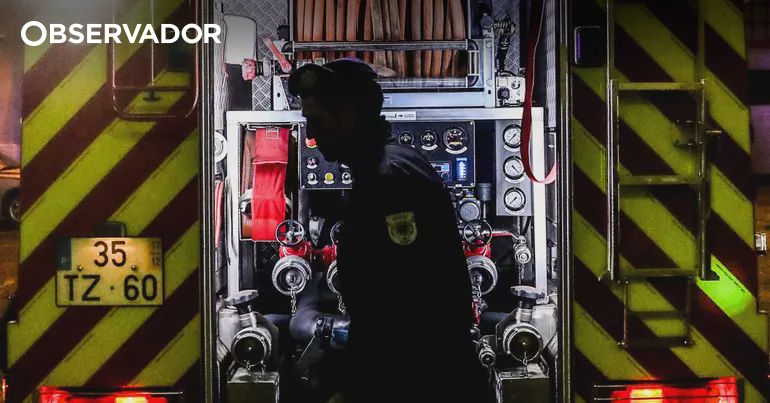 oito feridos devido a fogo em prédio – Observador