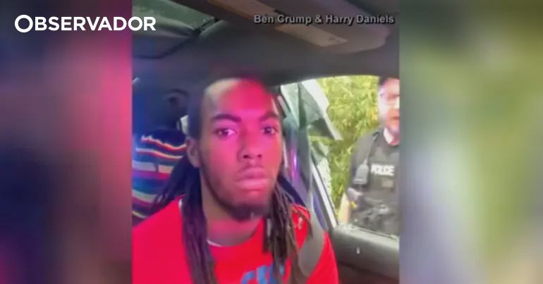 Jovem agredido pela polícia na Flórida por não sair do carro – Observador