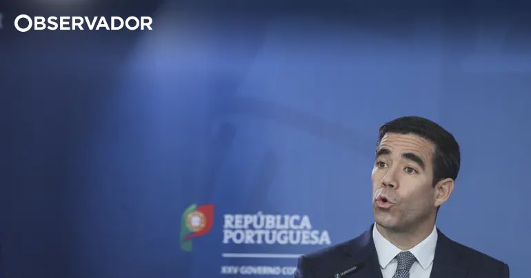 Santos Pereira bate Centeno no "teste da independência" – Observador