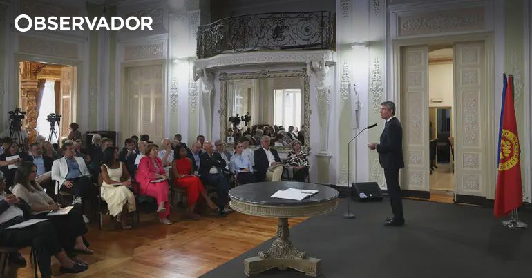 Carneiro junta grupo para "formar vários governos" – Observador