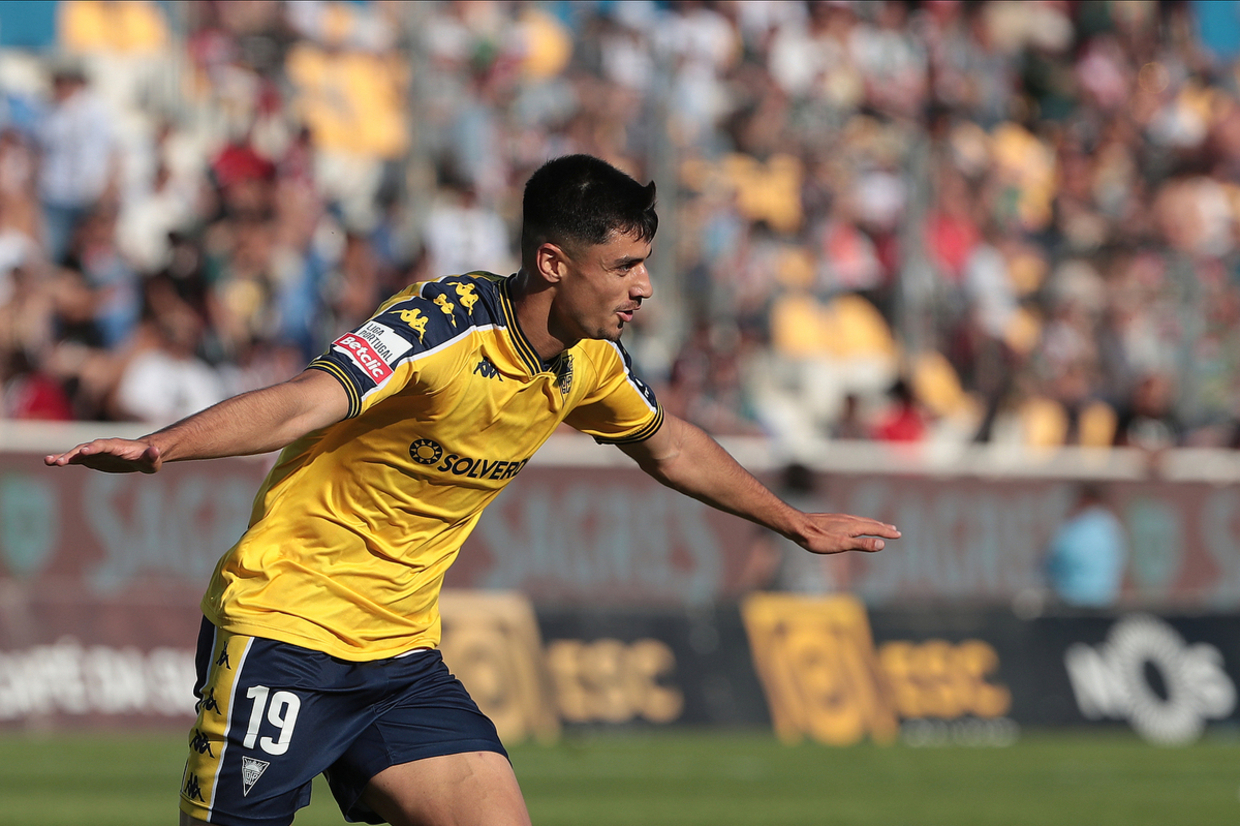 Estoril desperdiça vantagem de dois golos e perde frente ao Sporting B - zerozero.pt