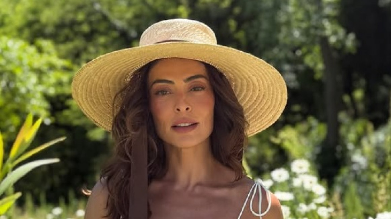 Juliana Paes exibe corpão na Bahia; veja foto