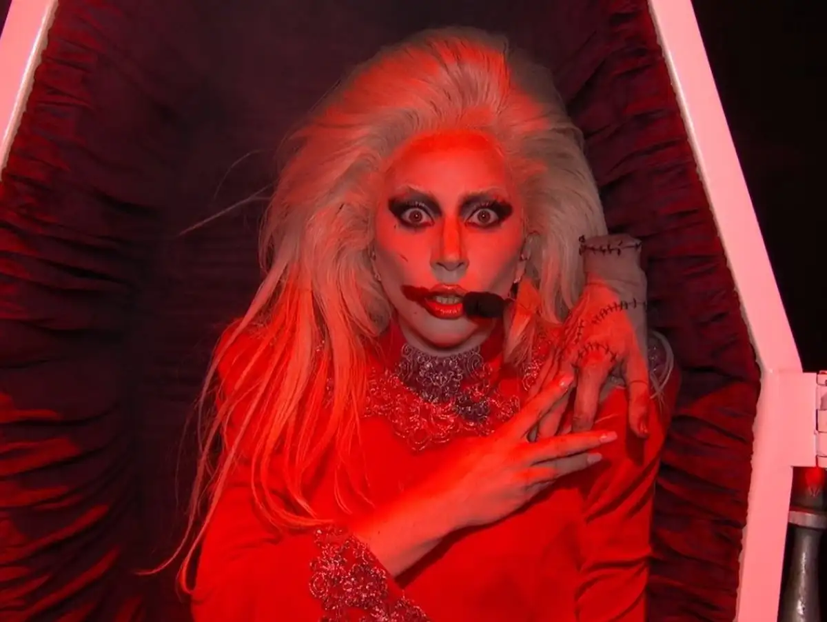 Clipe novo da Lady Gaga? Tim Burton confirma novo trabalho com ela
