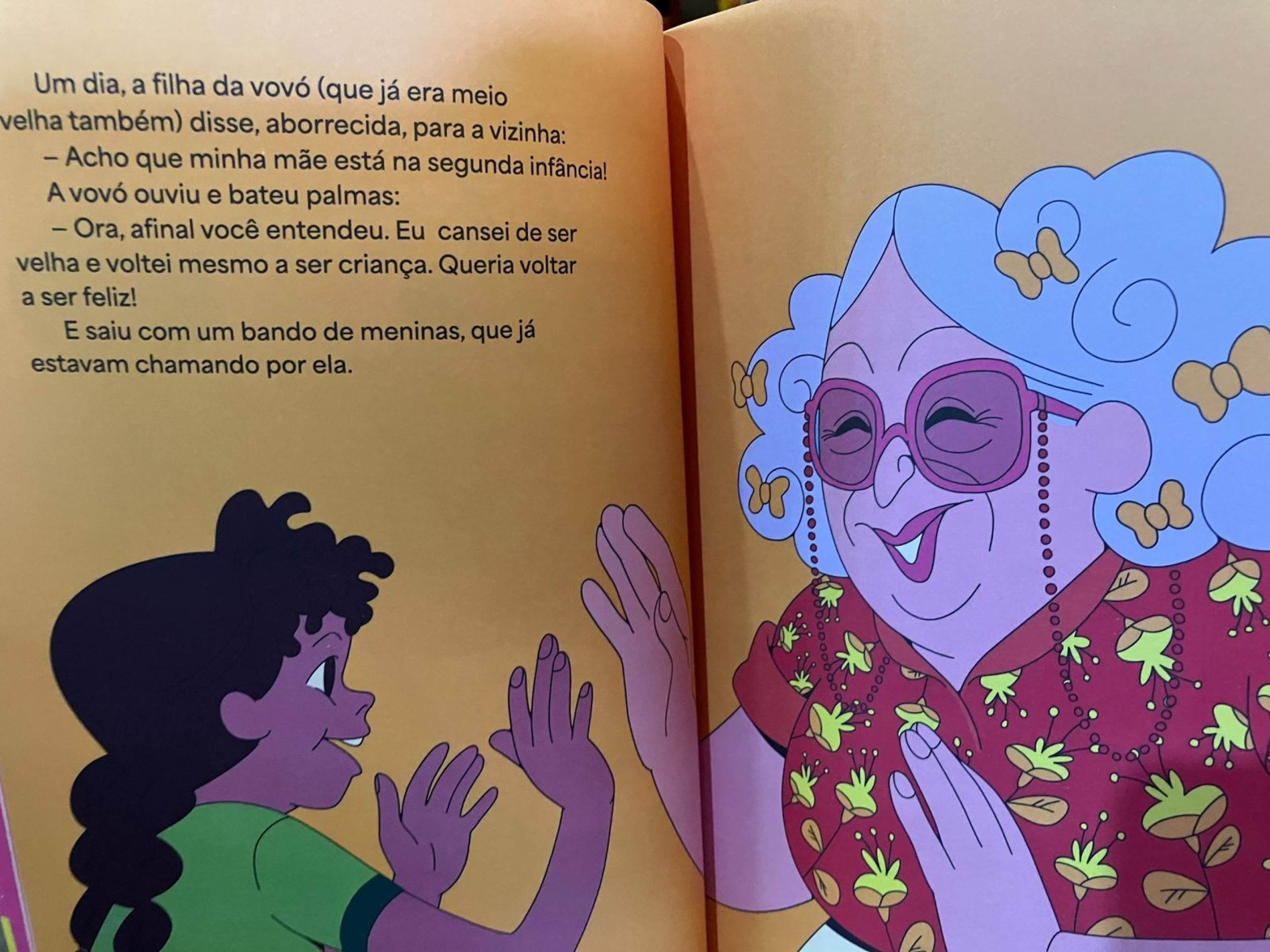 Livro vovó fica comigo