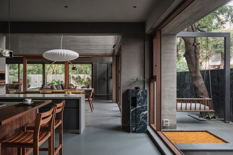Casa MS / Studio Saransh - Fotografia de Interiores, Cozinha, Madeira