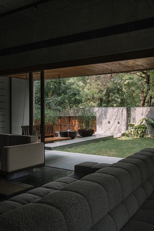 Casa MS / Studio Saransh - Fotografia de Exterior, Madeira, Concreto