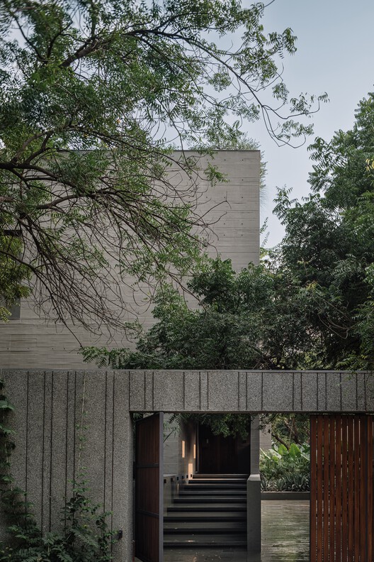 Casa MS / Studio Saransh - Imagem 35 de 44