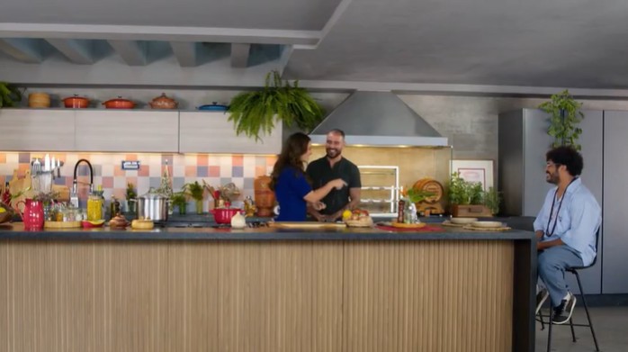 Cozinha da casa de Paolla Oliveira — Foto: Reprodução/GNT Globoplay