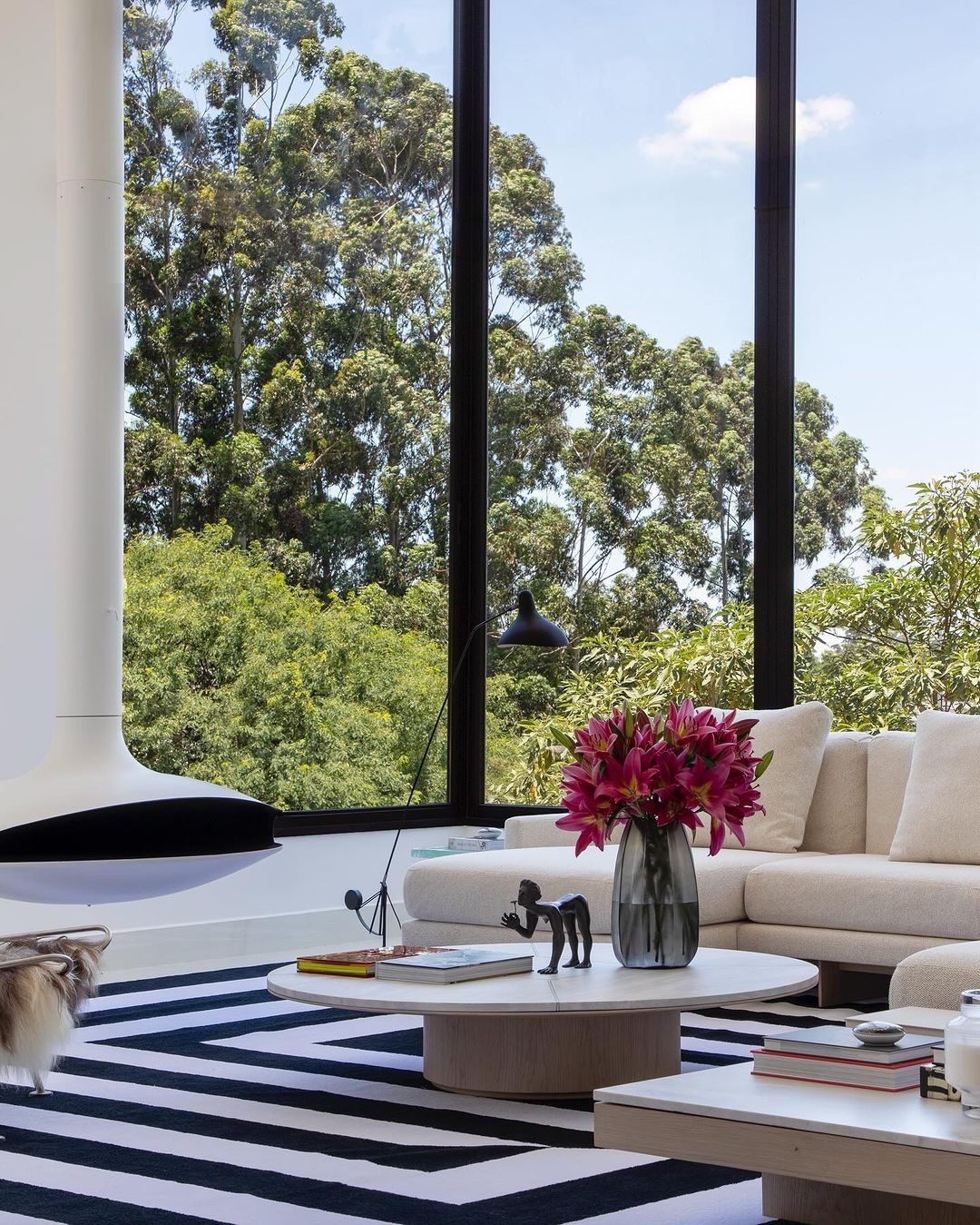 Veja fotos da casa de R$ 10 milhões de Carlinhos Maia em São Paulo — Foto: Reprodução Instagram