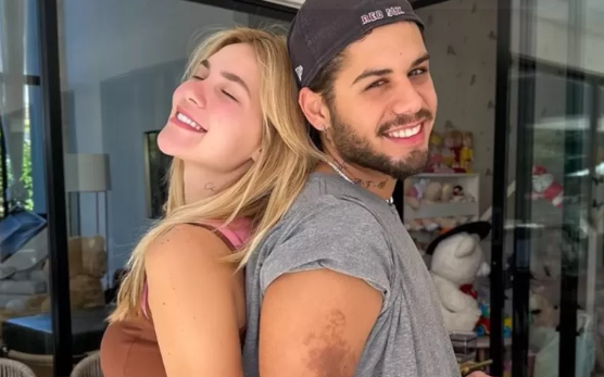 Virginia e Zé Felipe são flagrados em momento de carinho; confira