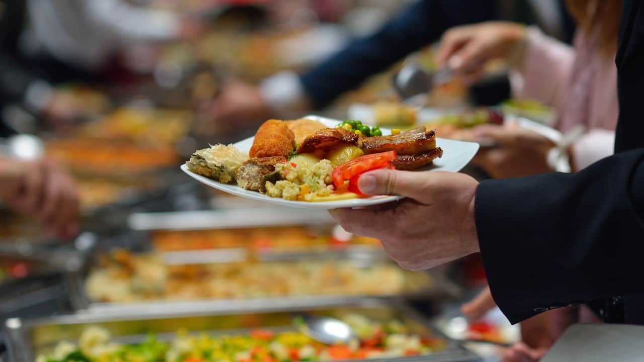 Atenção: alimento comum na mesa dos brasileiros pode aumentar risco de câncer no intestino; entenda
