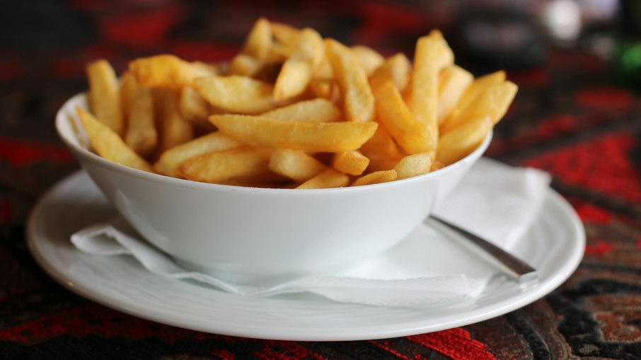 Pesquisa aponta que o consumo de batatas fritas tem ligação com o desenvolvimento de diabetes tipo 2.