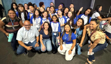Alunos da rede municipal de Belford Roxo vencedores do Concurso de Redação marcam presença na Bienal do Livro