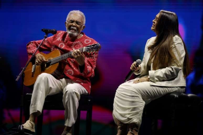 Gilberto Gil chora durante participação da filha Preta Gil durante show no Allianz Parque em abril