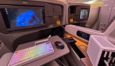 jogador monta mini PC gamer para jogar no avião, mas esquece de instalar as coisas mais importantes antes