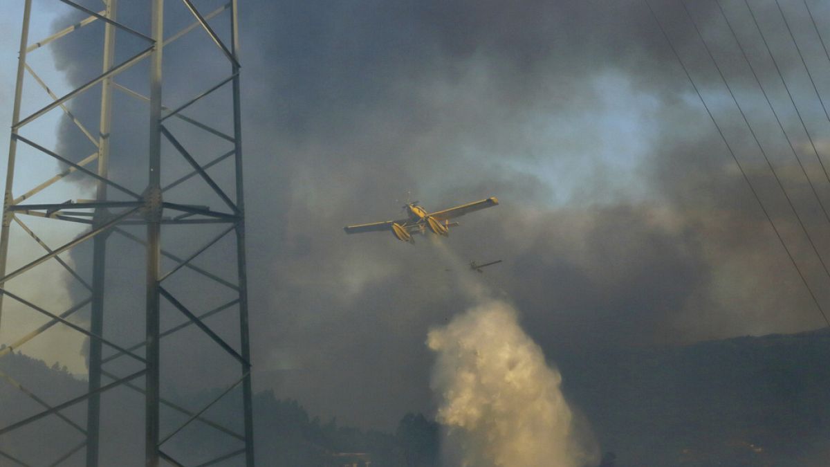 Incêndios em Portugal: bombeiro morre na Covilhã e Governo prolonga situação de alerta