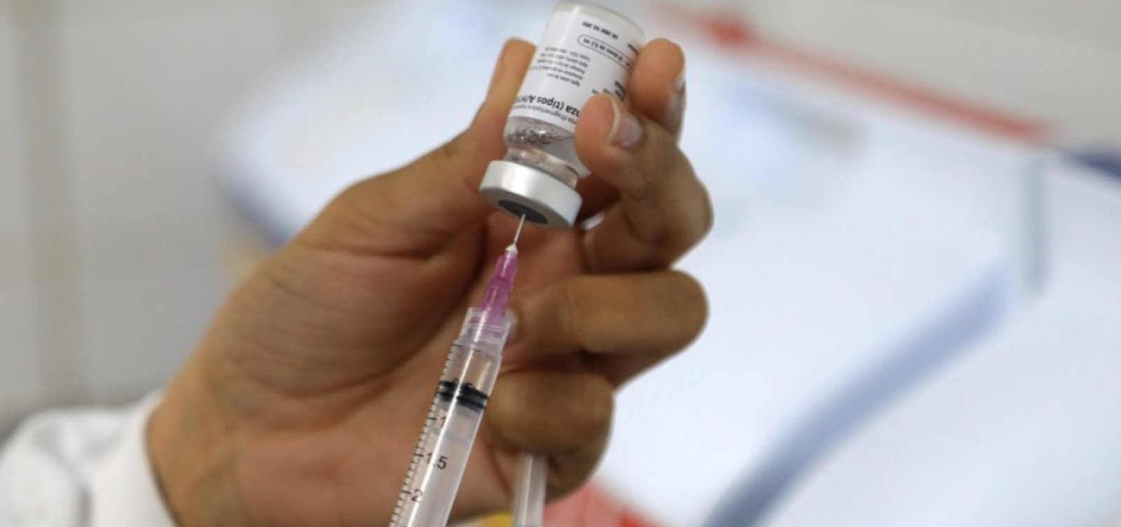 60% DAS PESSOAS QUE TOMARAM A PRIMEIRA DOSE DA VACINA CONTRA INFLUENZA NÃO TOMARAM A SEGUNDA