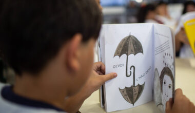 MEC não compra todos os livros didáticos para 2026 - 21/08/2025 - Educação