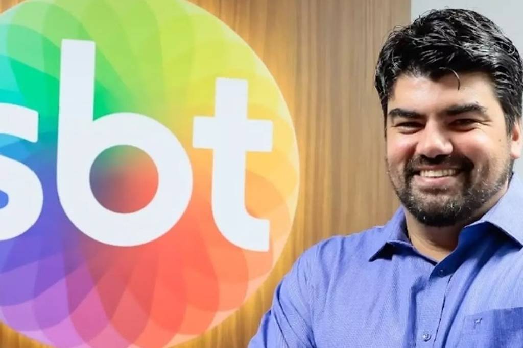 André Azeredo vai substituir Luiz Bacci no SBT em férias - 14/08/2025 - Outro Canal