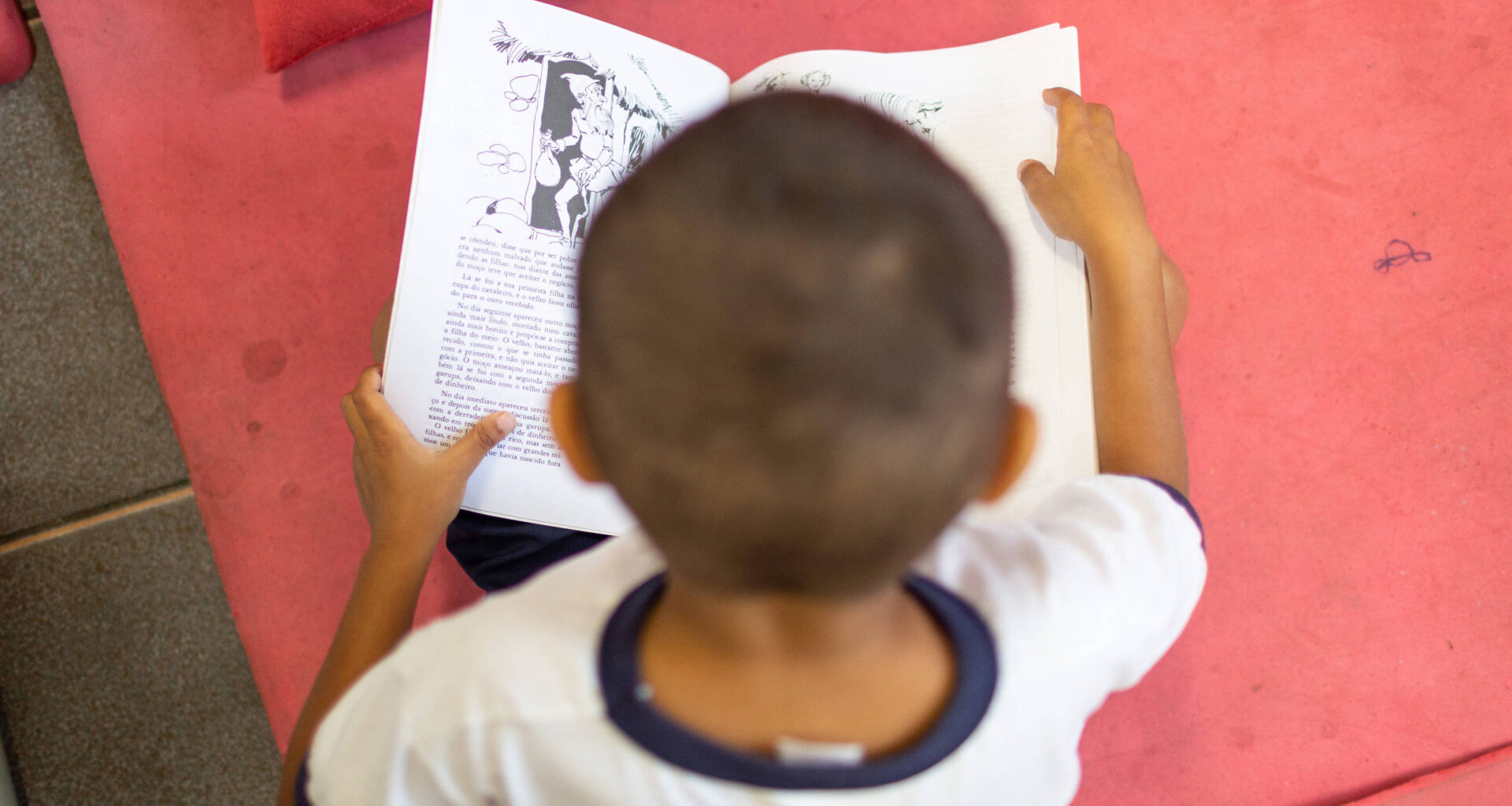 TCU investiga o MEC por problemas com livros didáticos - 25/08/2025 - Educação