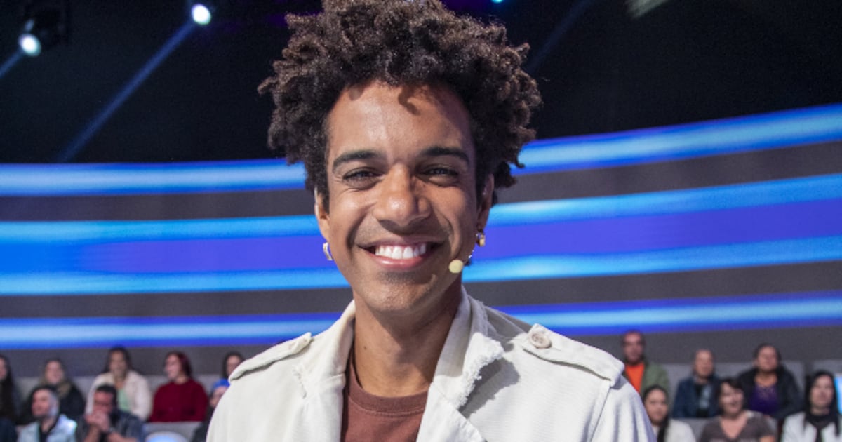 D’Black aproveita gravação do Acerte ou Caia! para tietar Tom Cavalcante: ‘Ícone’ – Record