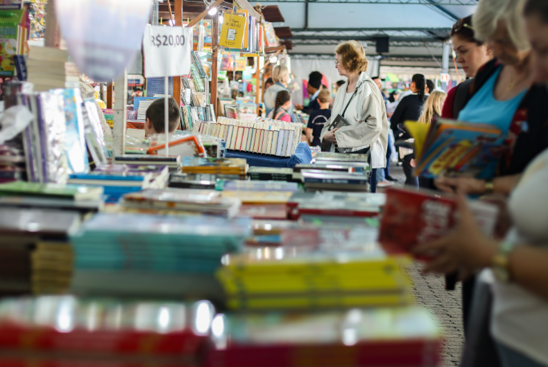 Início da Feira do Livro e outras atrações; veja a agenda do fim de semana