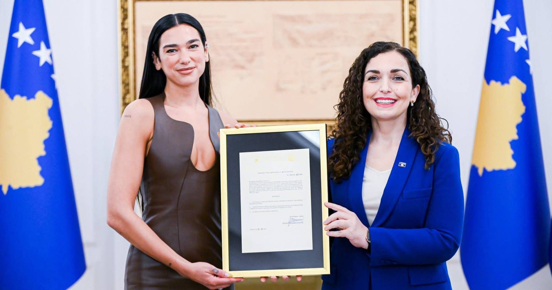 “Os meus dois lados são agora apenas um”: Dua Lipa tornou-se cidadã do Kosovo