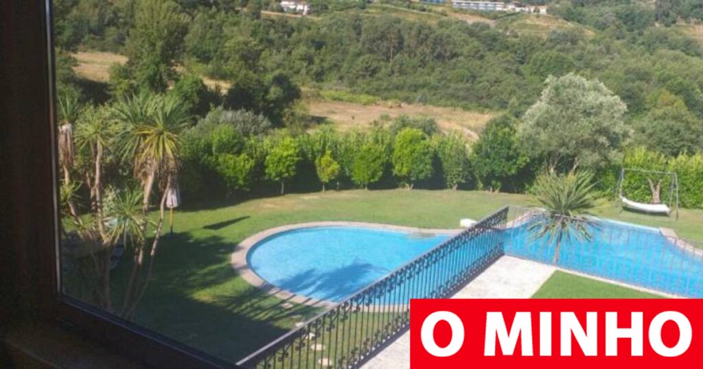 Moradia com piscina em Guimarães entre os leilões do Estado em agosto