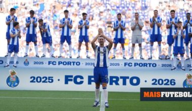 INCRÍVEL: jornal associa De Jong ao Sevilha horas após a sua apresentação no Dragão