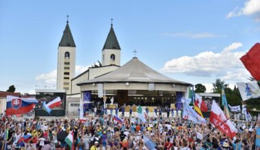 Medjugorje, Papa aos jovens: nenhum algoritmo poderá substituir um abraço