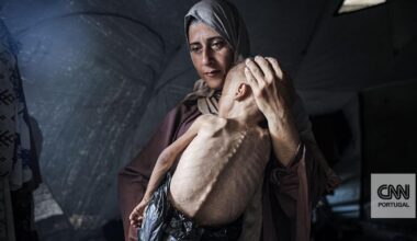 "Um quilo de açúcar aqui custa 173 euros", diz o autor desta foto. "Tiro estas fotografias enquanto estou com tanta fome"