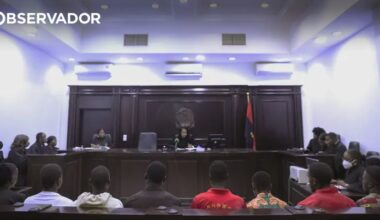 Luanda. Mais de 500 advogados defendem detidos nos tumultos – Observador