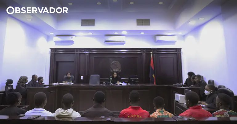 Luanda. Mais de 500 advogados defendem detidos nos tumultos – Observador