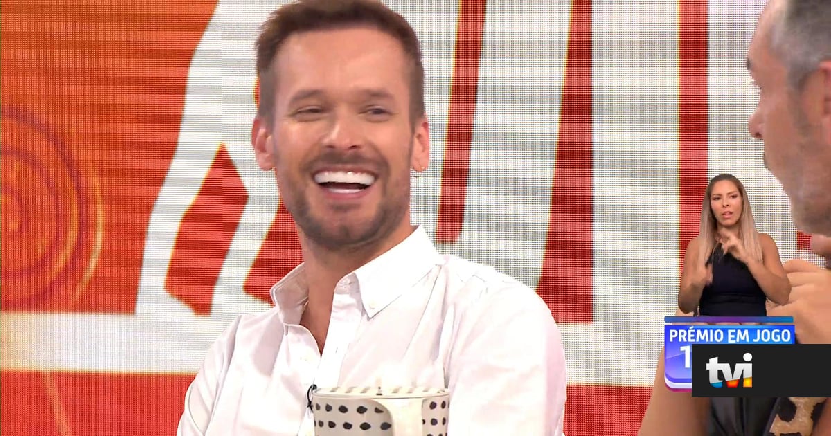Este cantor esqueceu-se de cantar, mas o som continuou. E Cláudio Ramos nem queria acreditar - Big Brother