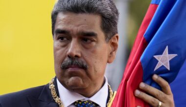 Trump oferece 43 milhões de euros pela captura de Nicolás Maduro