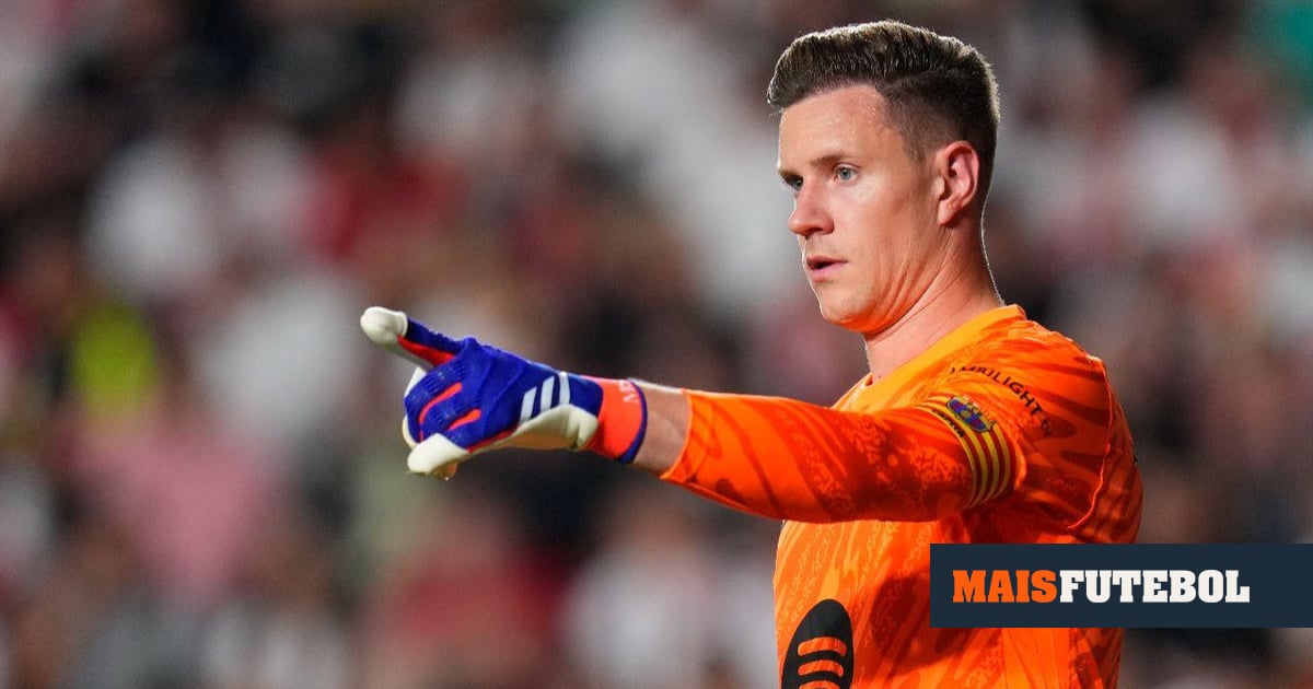 Depois de ficar sem braçadeira, Ter Stegen também perde o número no Barcelona