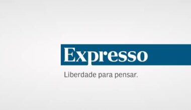 Barco com 38 migrantes, incluindo duas crianças, dá à costa no Algarve - Expresso