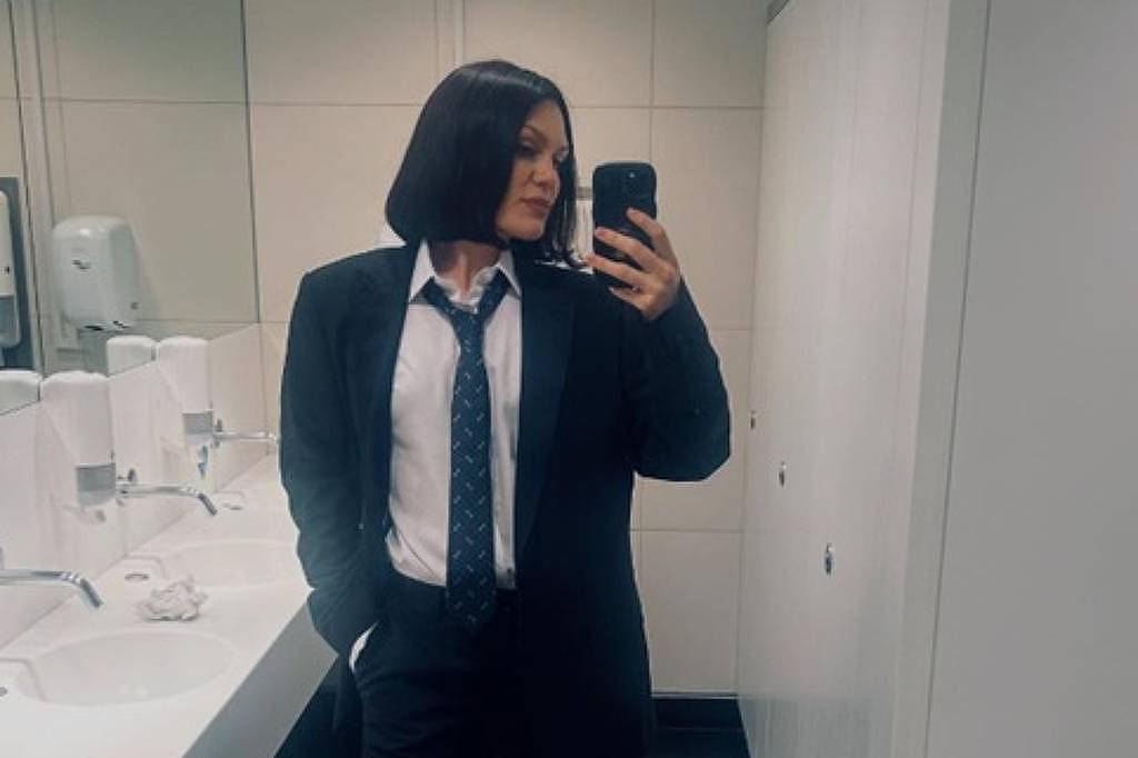 Jessie J mantém otimismo na luta contra o câncer - 08/08/2025 - Celebridades