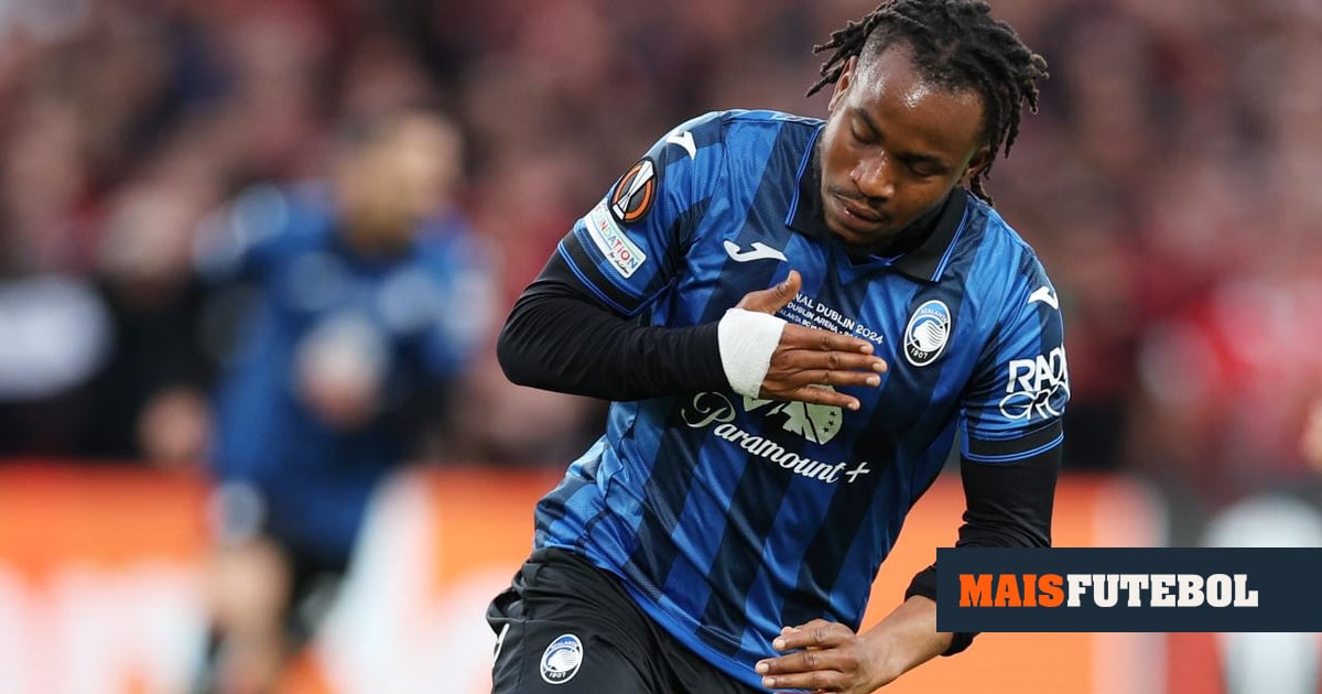 Decidido a deixar a Atalanta, Lookman mantém a forma em Portugal