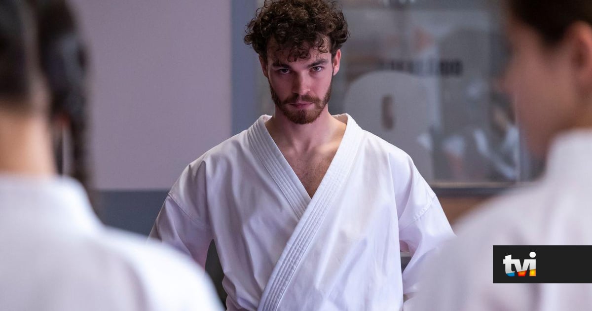 Exclusivo «A Protegida»: Gonçalo recebe uma proposta tentadora, mas há algo de cruel por trás - Novelas