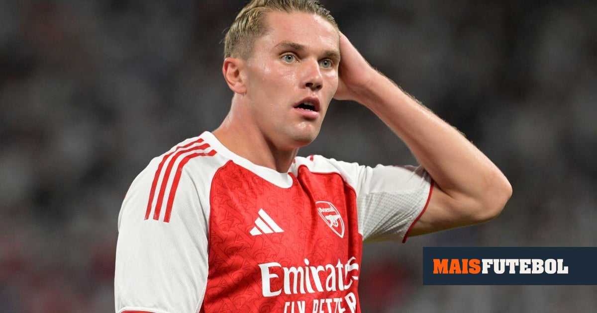 VÍDEO: de cabeça, Viktor Gyökeres estreia-se a marcar pelo Arsenal