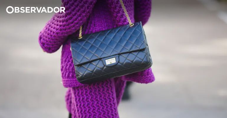 A história da icónica e revolucionária Chanel 2.55 – Observador