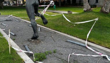 Arte pública: escultura exige cuidados no jardim do Almirante Reis | Funchal Notícias | Notícias da Madeira - Informação de todos para todos!