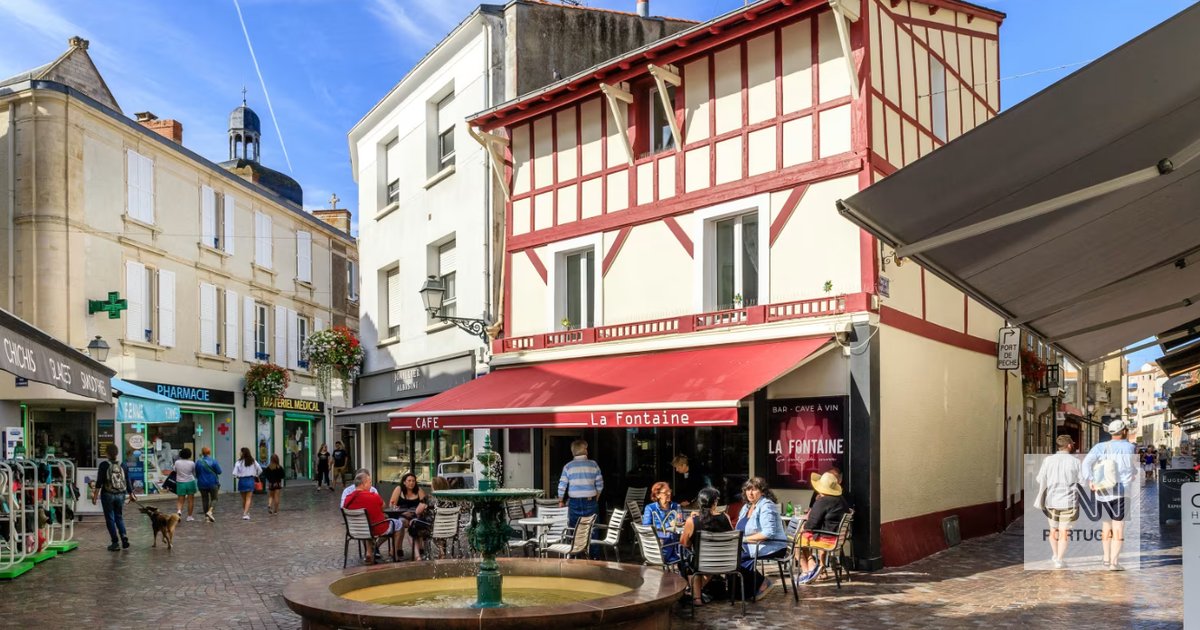 Homens em topless é um "comportamento indecente": popular destino de França reprime visitantes "seminus"
