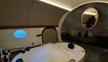 Arquiteta curitibana transforma avião histórico em suíte luxuosa; veja as fotos
