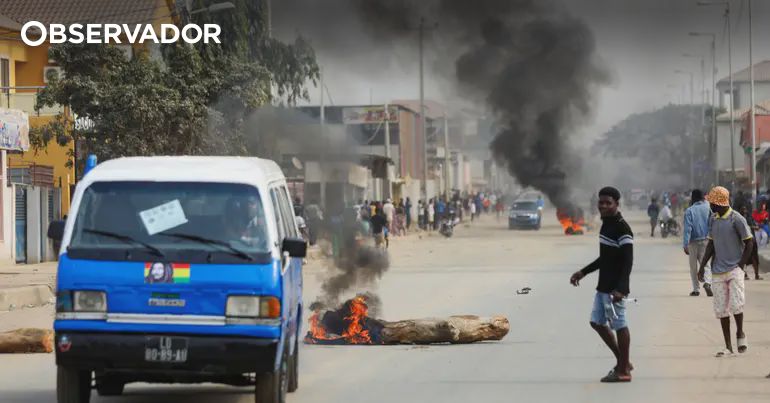"Medo" e “caça ao homem” em Angola. Tumultos dividem MPLA – Observador