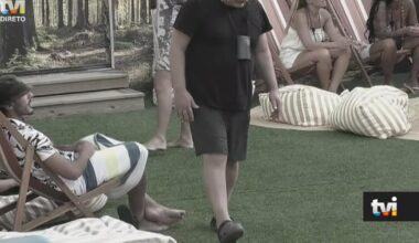 As imagens do pontapé que levaram à expulsão direta de Bruno de Carvalho - TVI