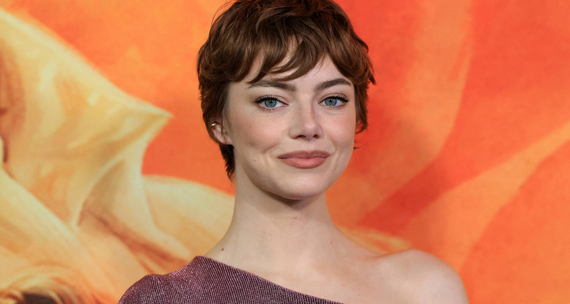 Emma Stone raspa a cabeça para novo filme - 12/08/2025 - Celebridades